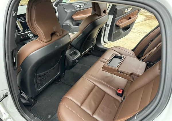 Volvo V60 cena 111900 przebieg: 113315, rok produkcji 2019 z Buk małe 154
